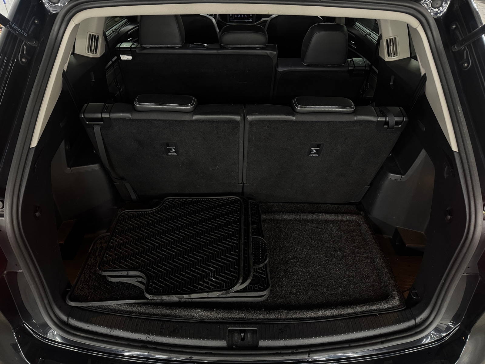 Thumbnail: 2023 Volkswagen Atlas - 6