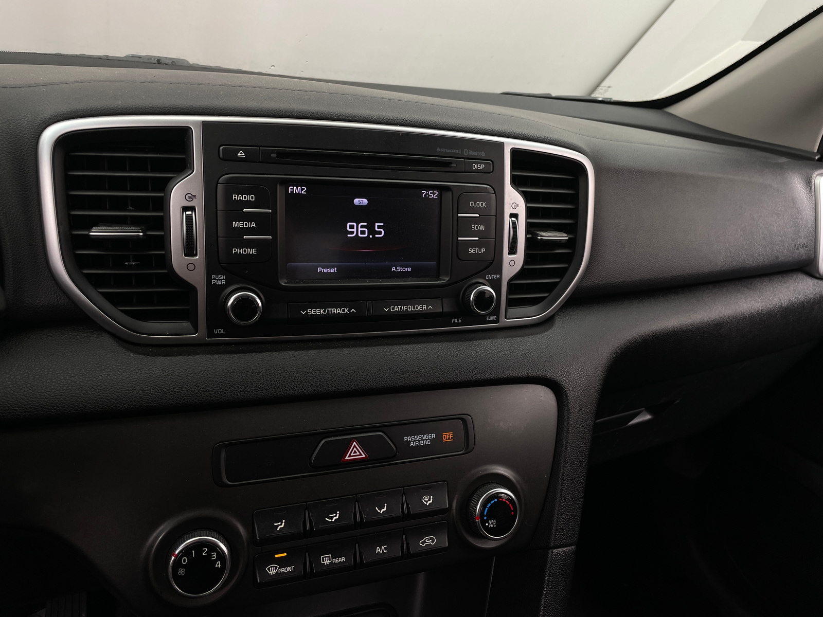 Thumbnail: 2018 Kia Sportage - 4