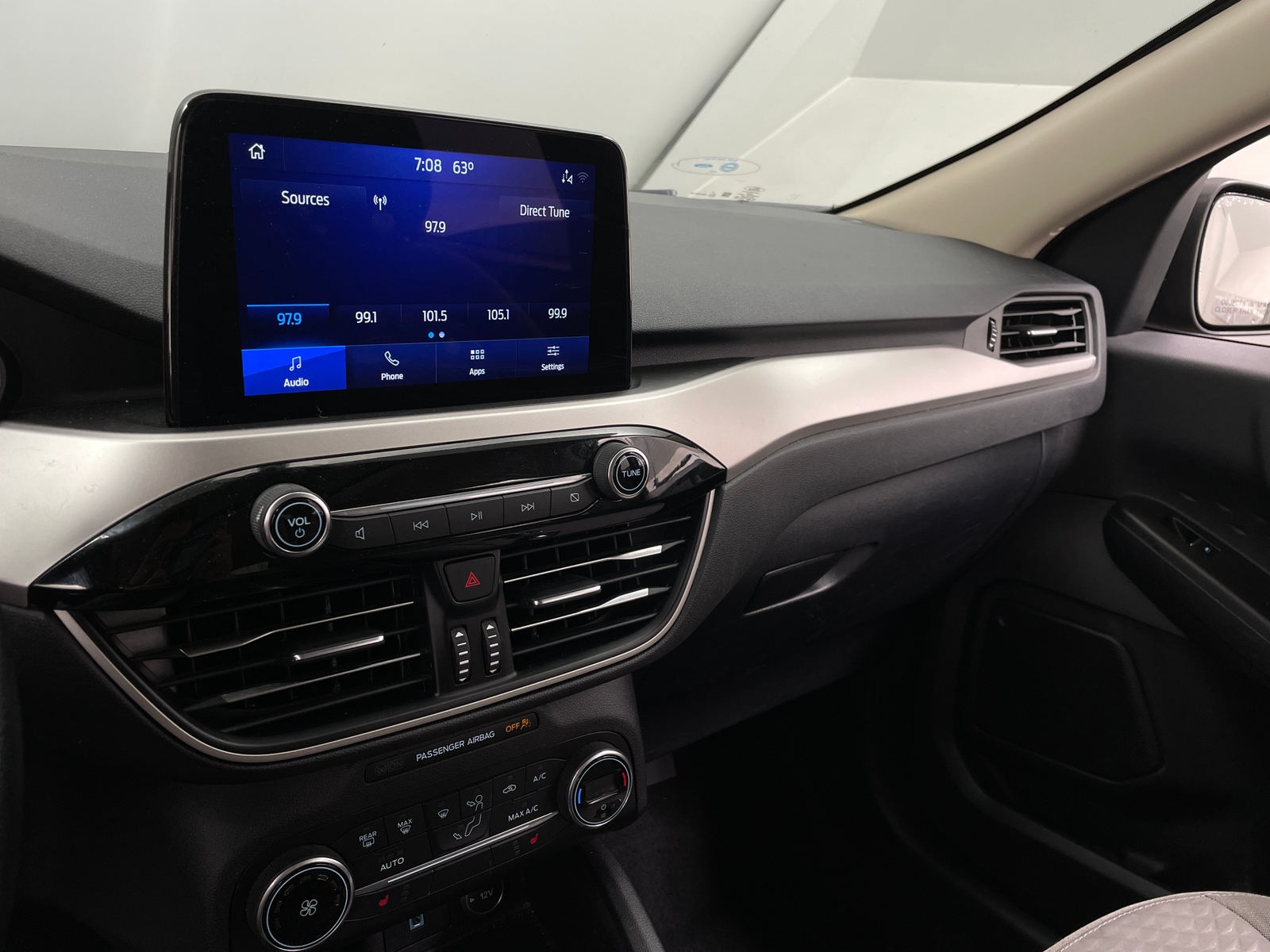 Thumbnail: 2020 Ford Escape - 4