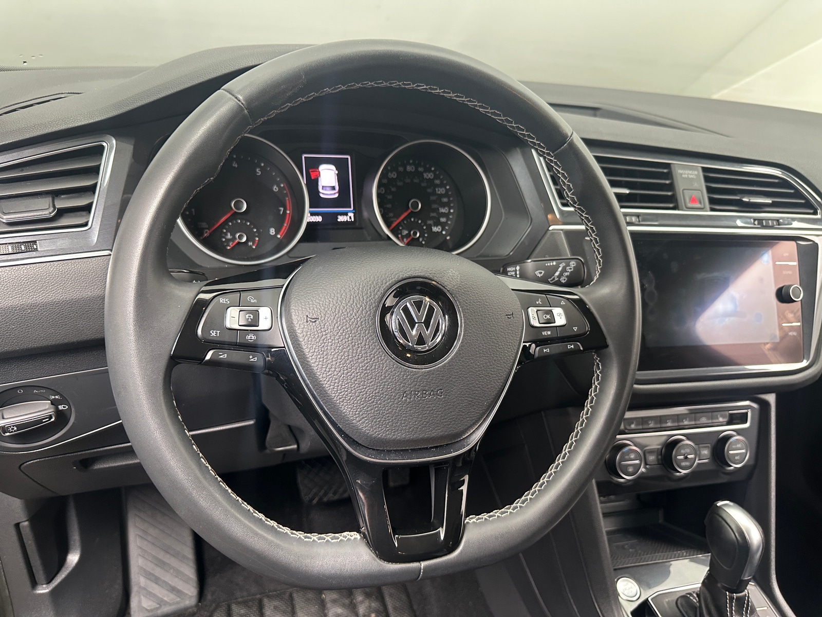 Thumbnail: 2021 Volkswagen Tiguan - 4