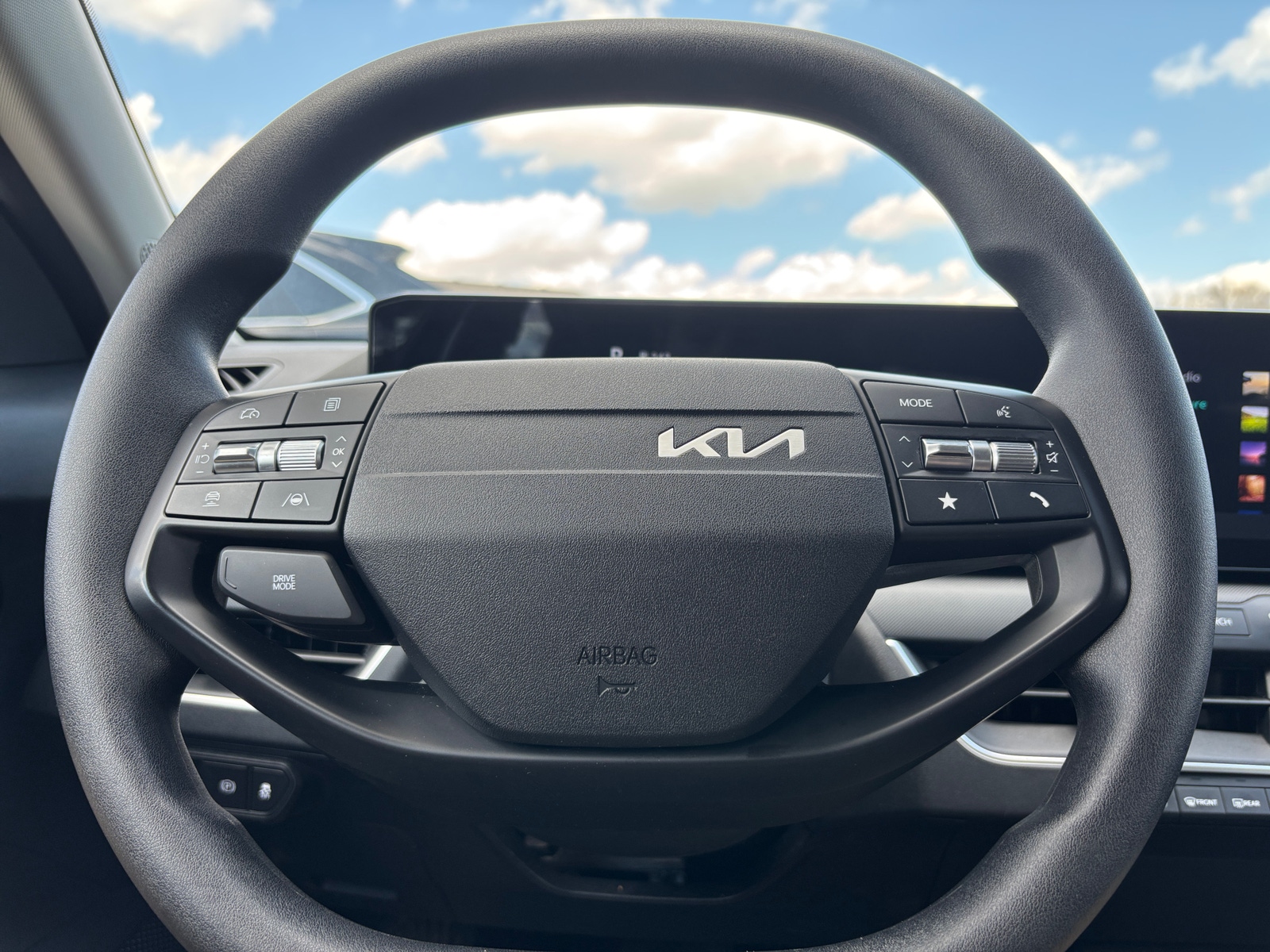 Thumbnail: 2025 Kia K4 - 5