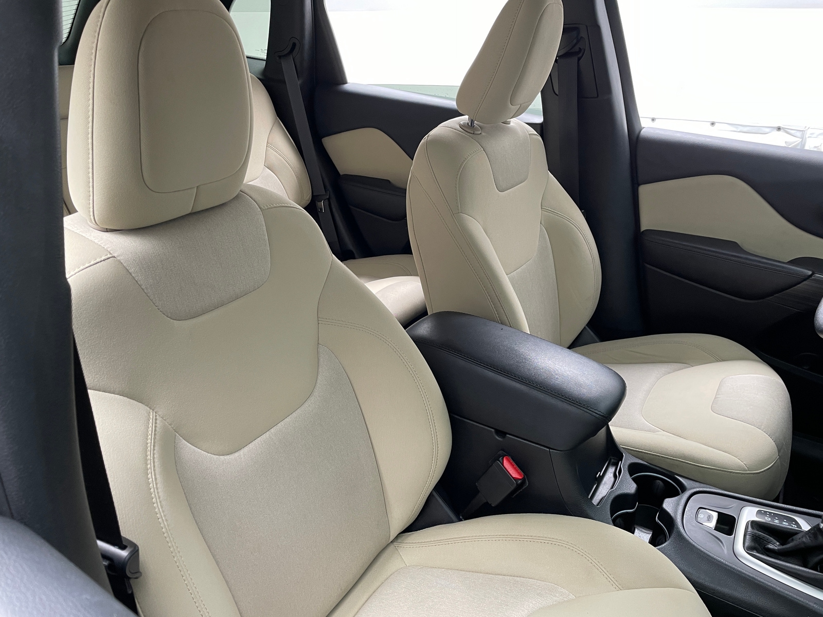 Thumbnail: 2016 Jeep Cherokee - 2