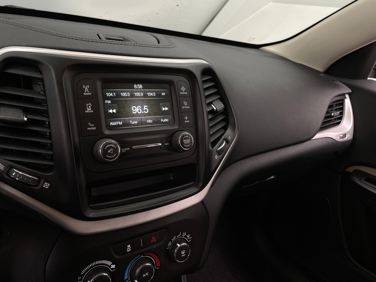 Thumbnail: 2016 Jeep Cherokee - 4