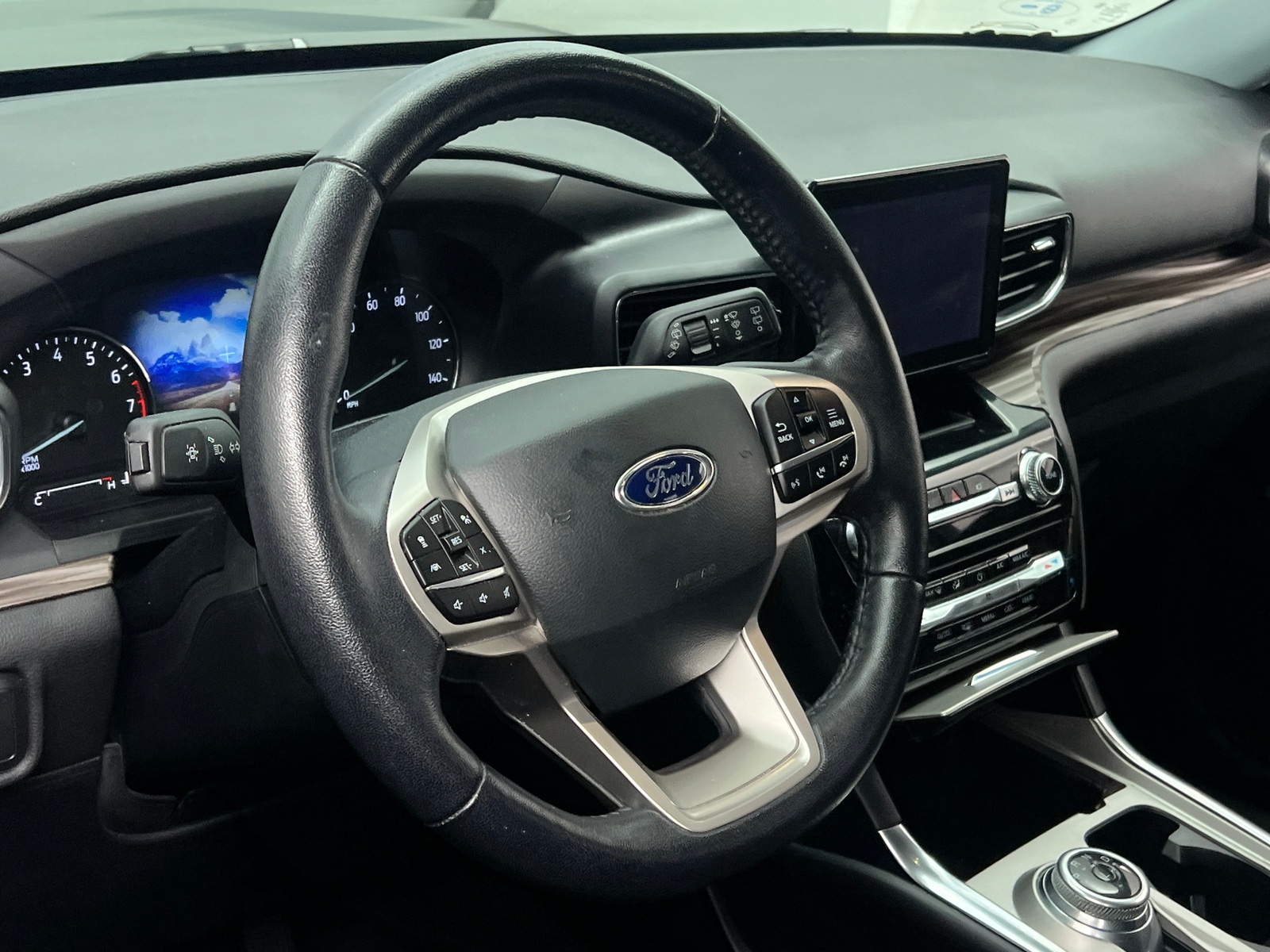 Thumbnail: 2021 Ford Explorer - 4