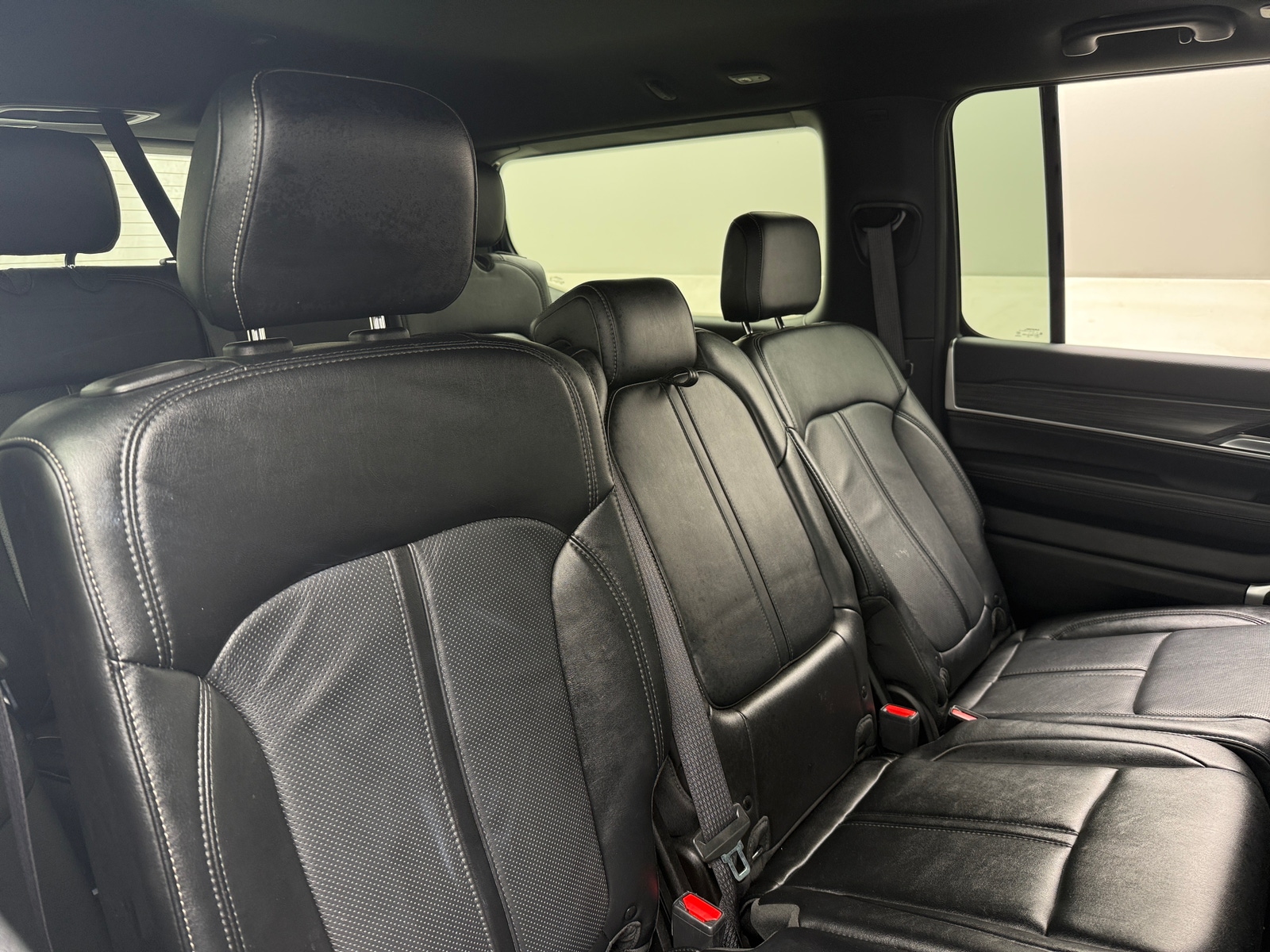 Thumbnail: 2024 Jeep Wagoneer - 5