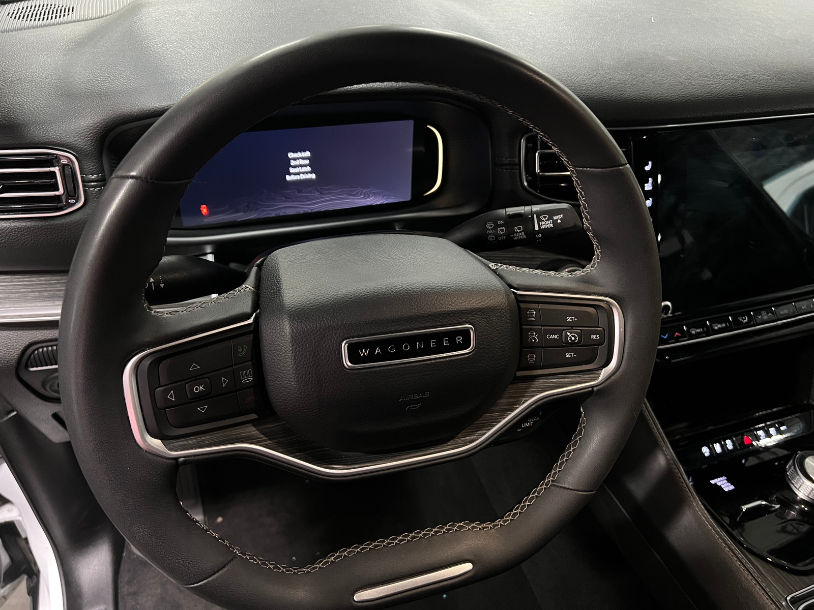 Thumbnail: 2024 Jeep Wagoneer - 4