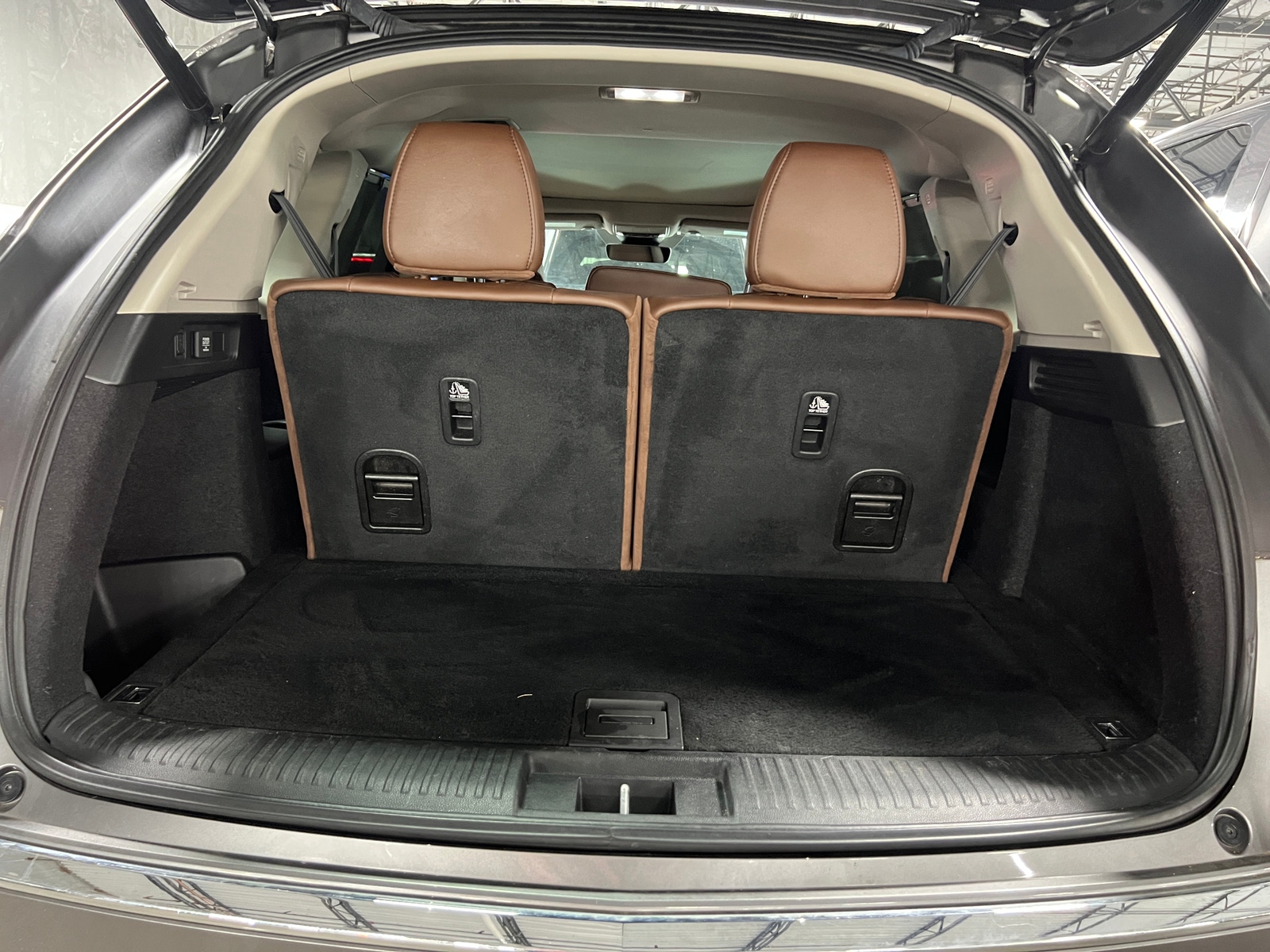 Thumbnail: 2022 Acura MDX - 6