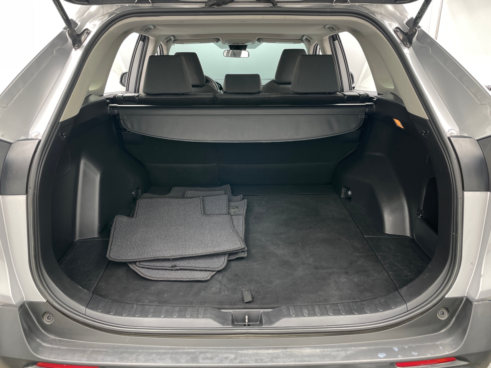 Thumbnail: 2019 Toyota RAV4 - 7