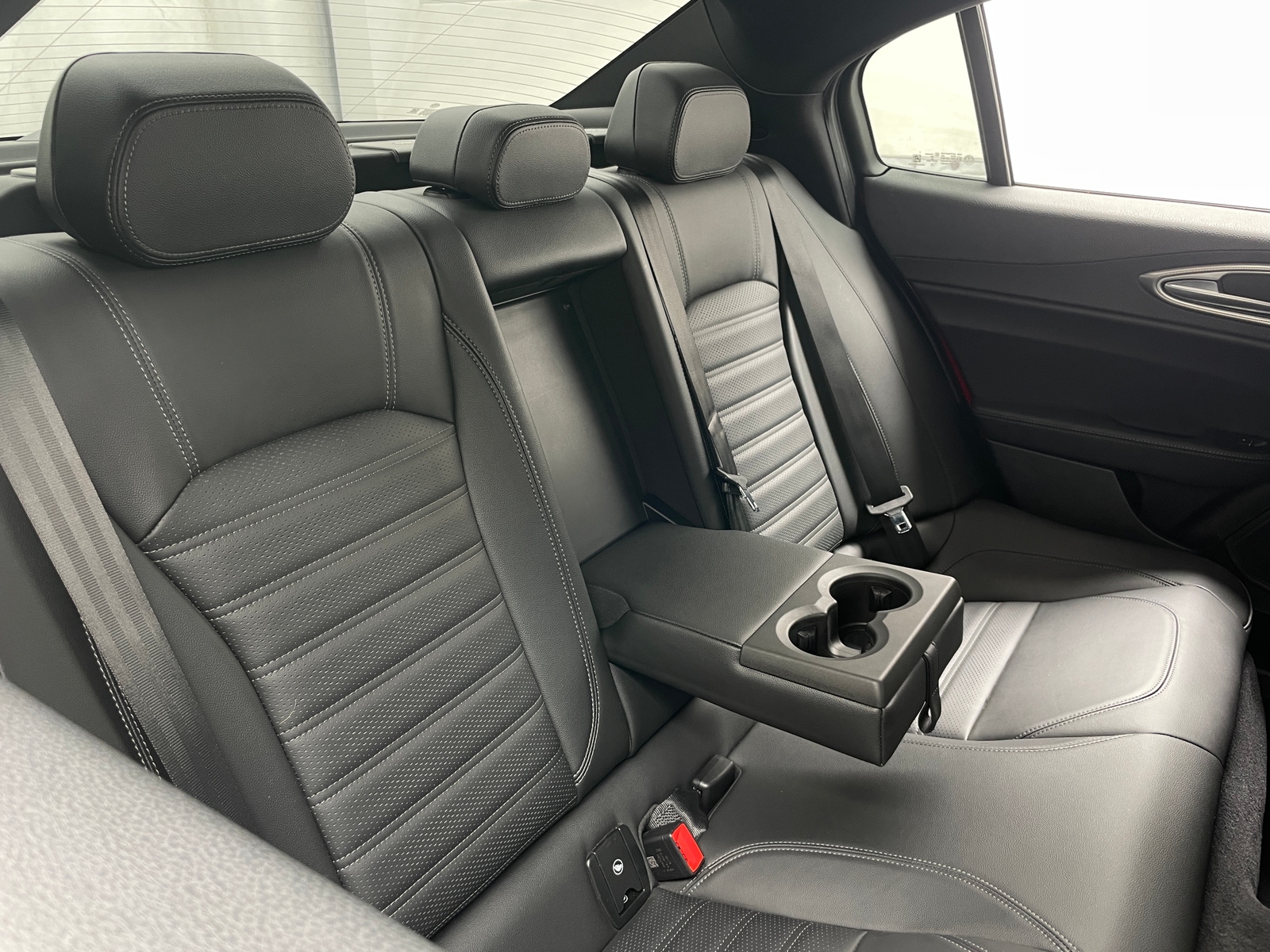 Thumbnail: 2024 Alfa Romeo Giulia - 5