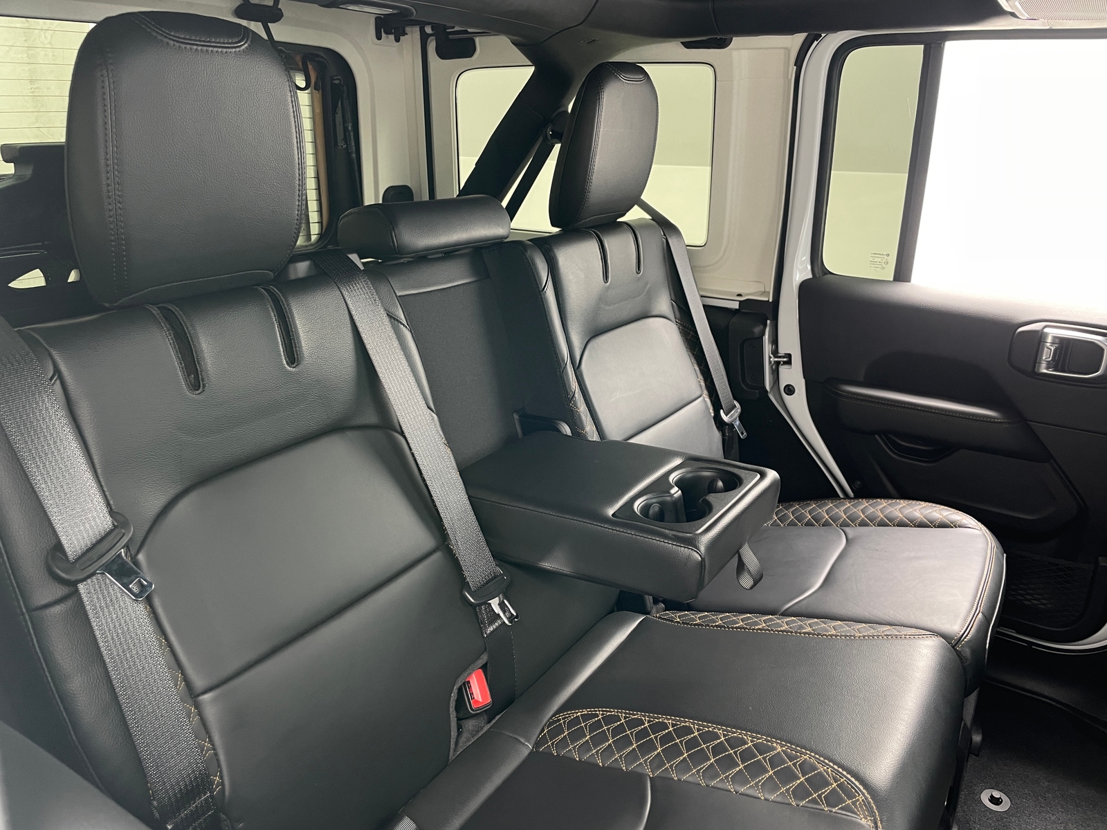 Thumbnail: 2022 Jeep Wrangler - 5