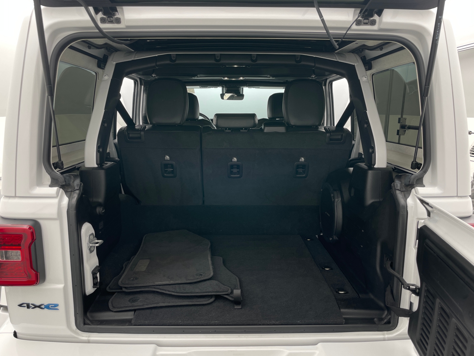 Thumbnail: 2022 Jeep Wrangler - 6