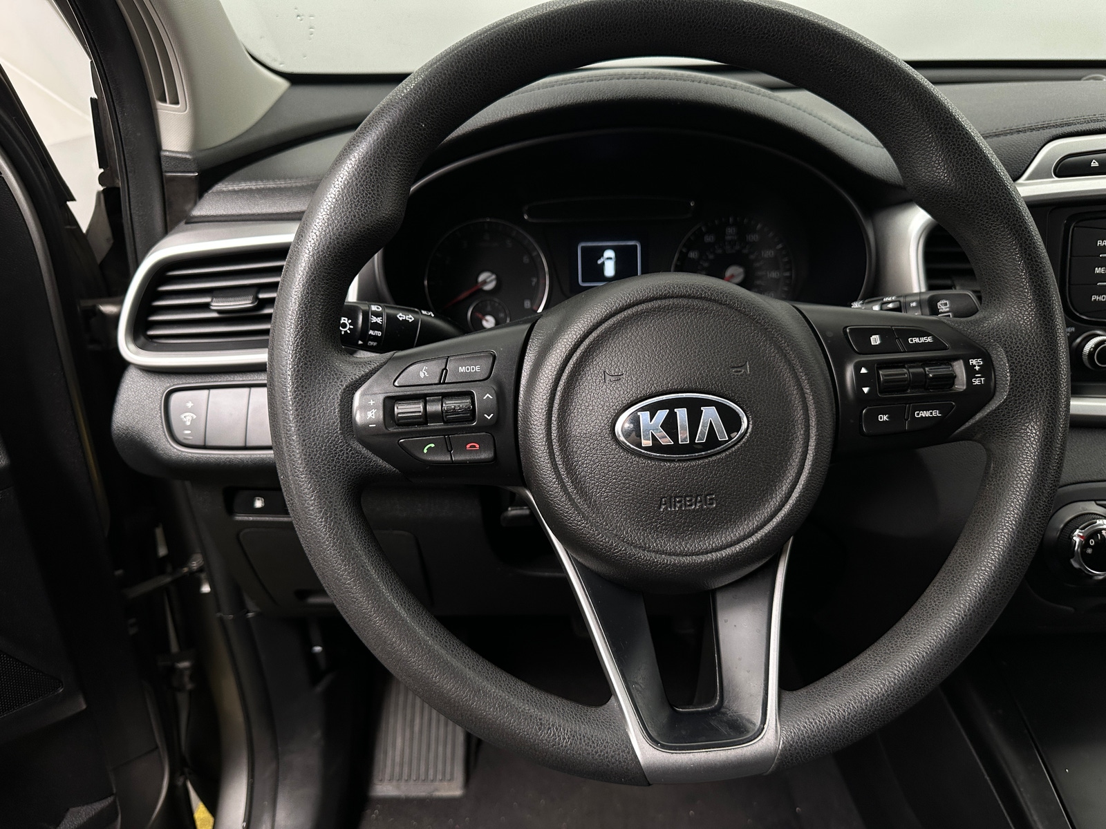 Thumbnail: 2017 Kia Sorento - 5