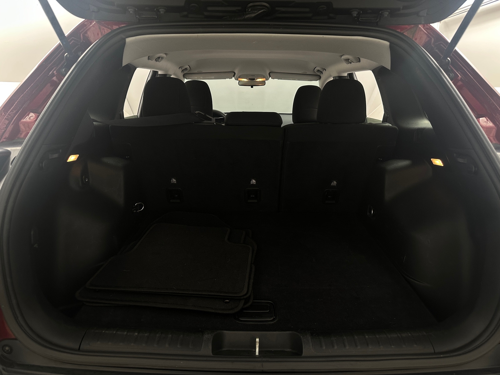 Thumbnail: 2020 Jeep Cherokee - 7