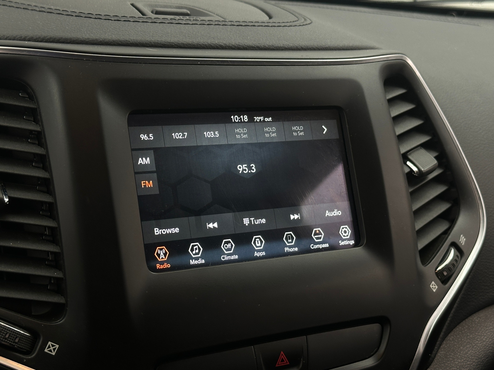 Thumbnail: 2020 Jeep Cherokee - 4