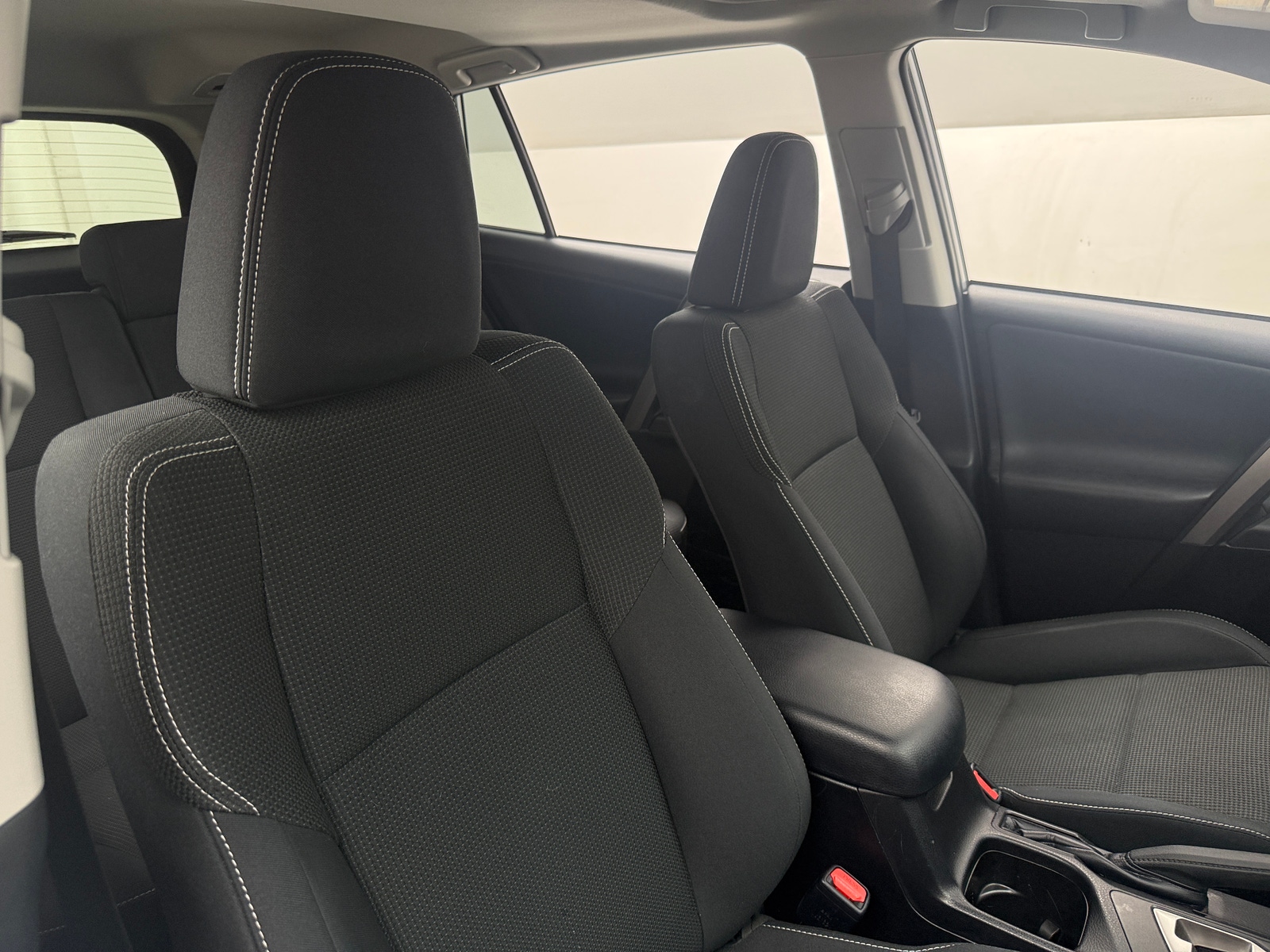 Thumbnail: 2018 Toyota RAV4 - 2