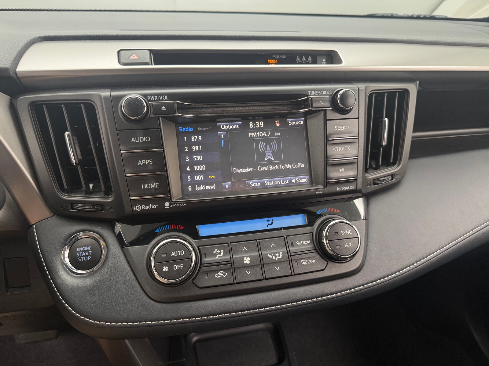 Thumbnail: 2018 Toyota RAV4 - 4