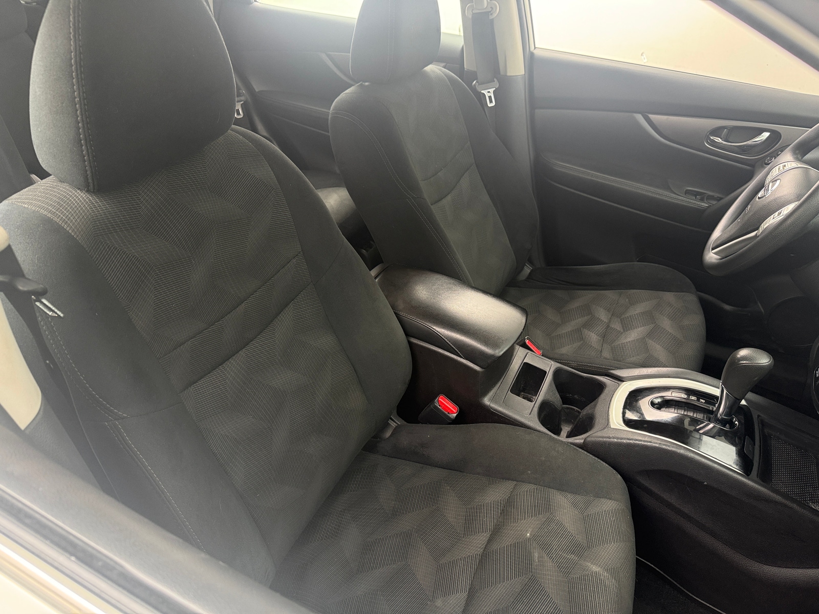 Thumbnail: 2016 Nissan Rogue - 2