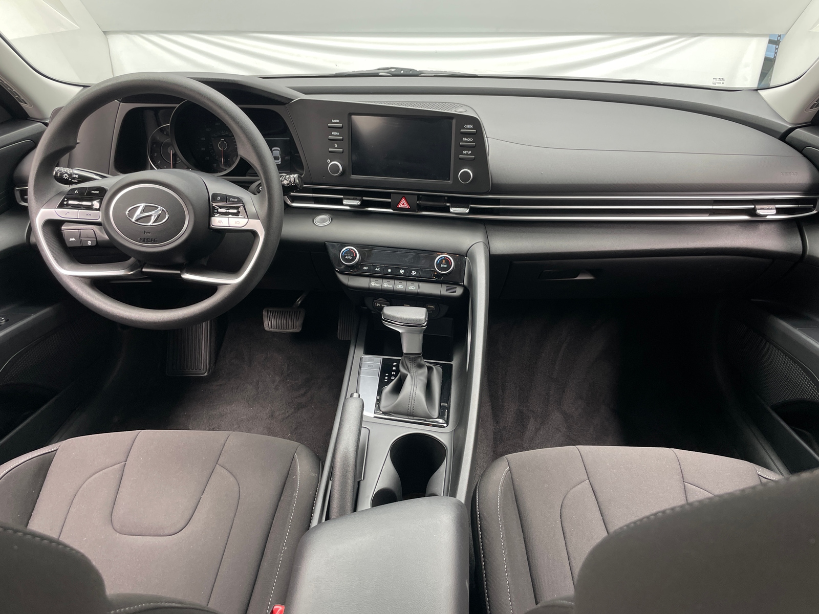 Thumbnail: 2023 Hyundai Elantra - 3