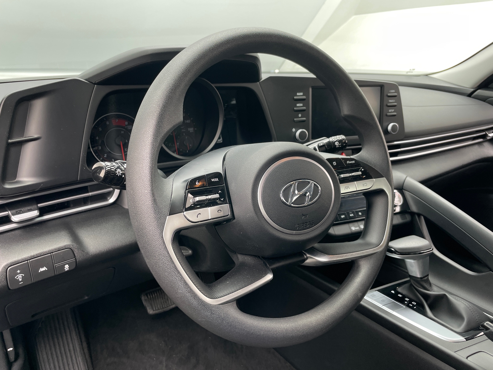 Thumbnail: 2023 Hyundai Elantra - 5