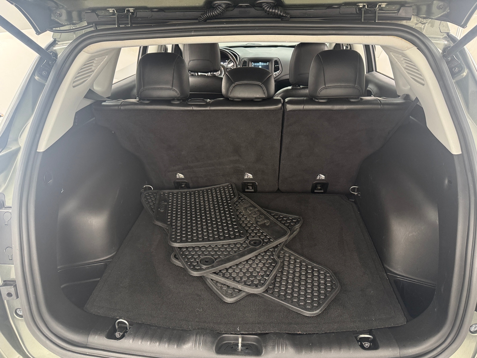 Thumbnail: 2018 Jeep Compass - 7