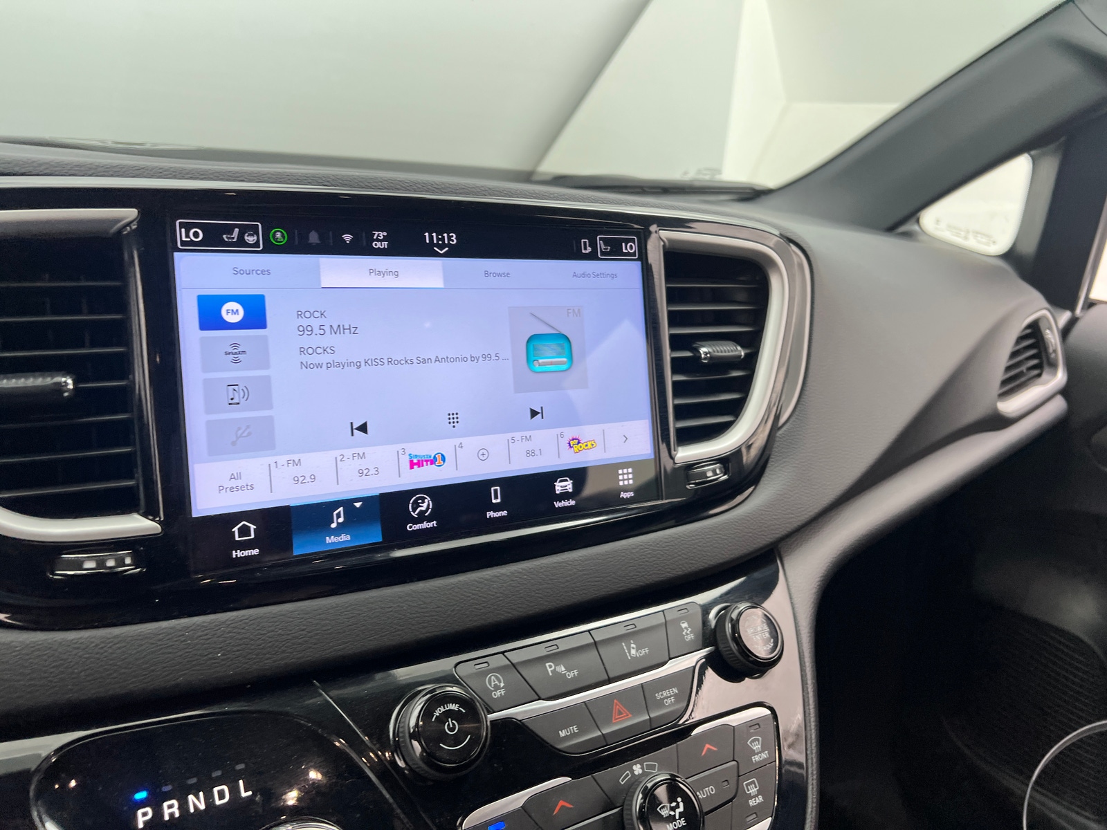 Thumbnail: 2025 Chrysler Pacifica - 3