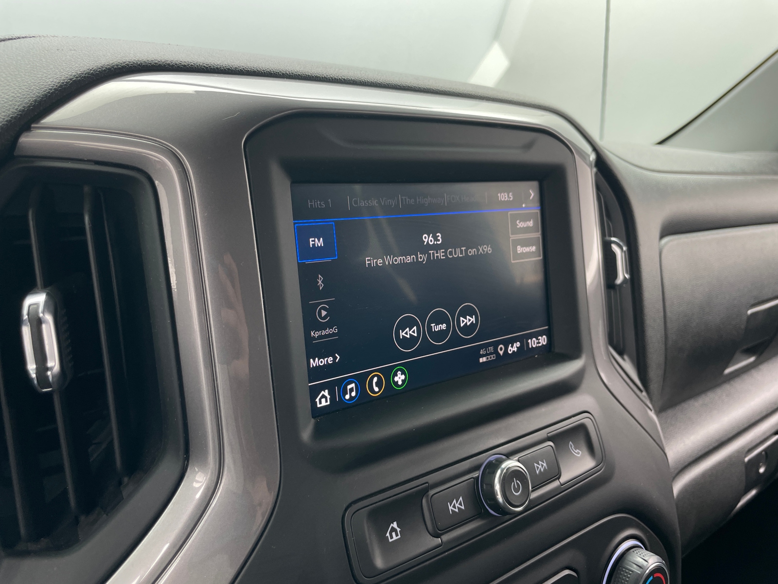 Thumbnail: 2022 Chevrolet Silverado 1500 - 4