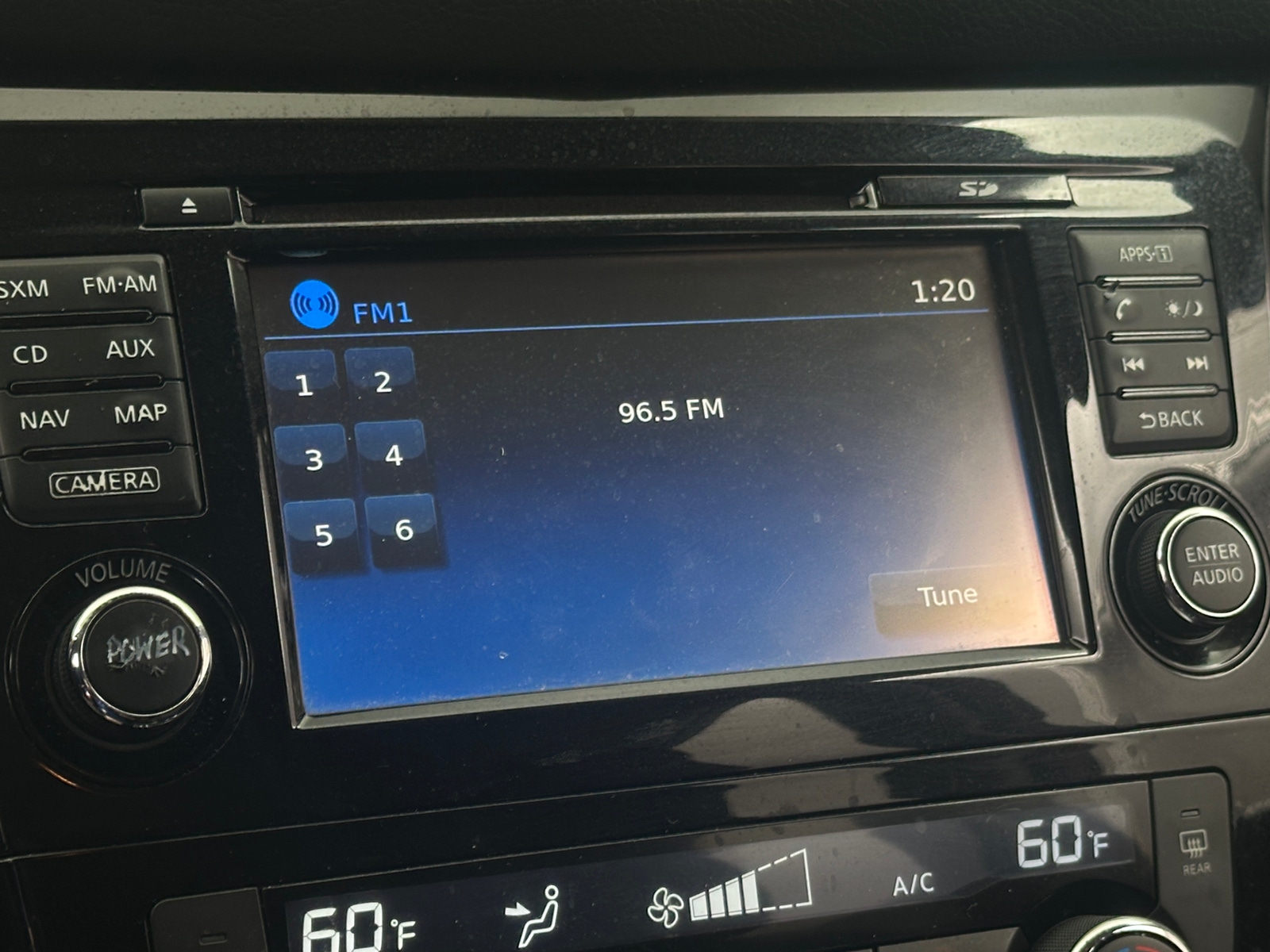 Thumbnail: 2017 Nissan Rogue - 4