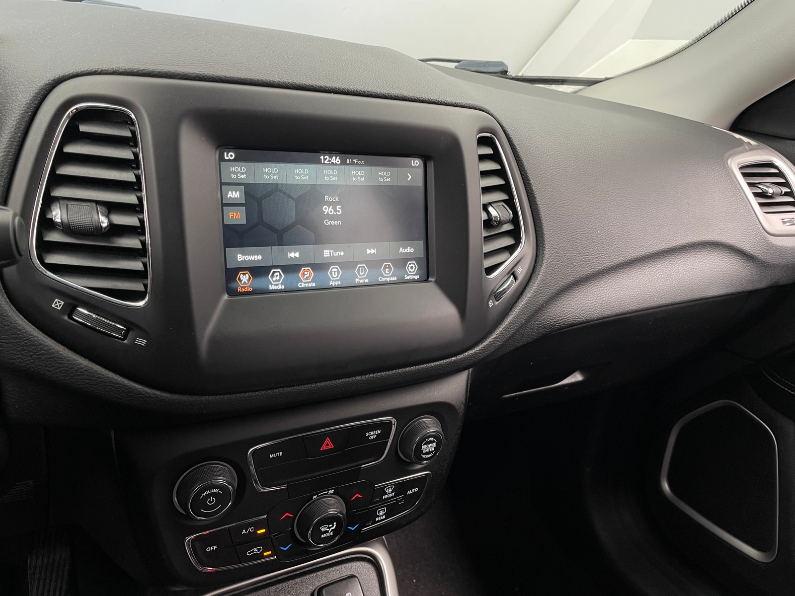 Thumbnail: 2019 Jeep Compass - 4