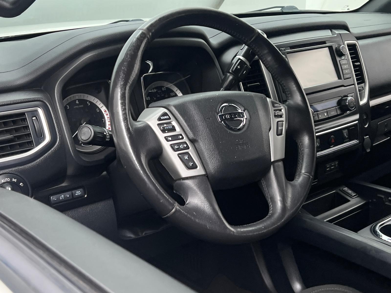 Thumbnail: 2019 Nissan Titan - 5