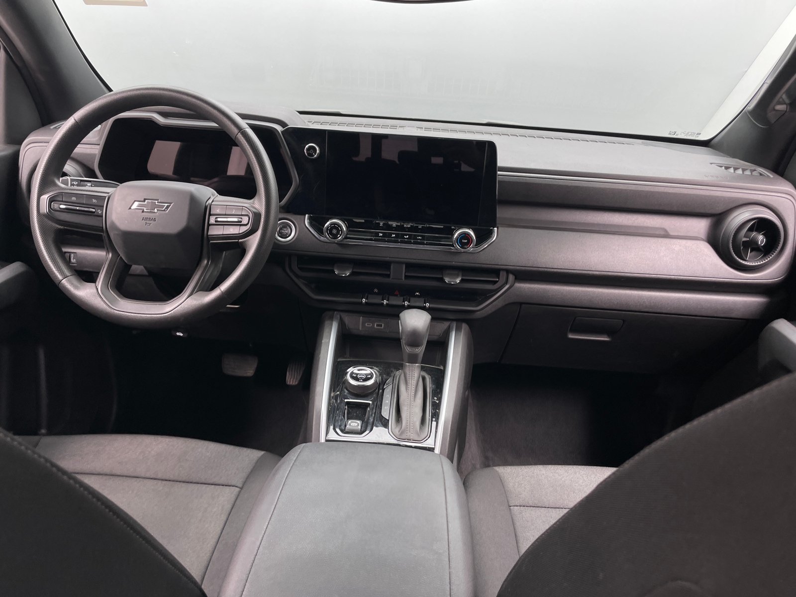 Thumbnail: 2024 Chevrolet Colorado - 3