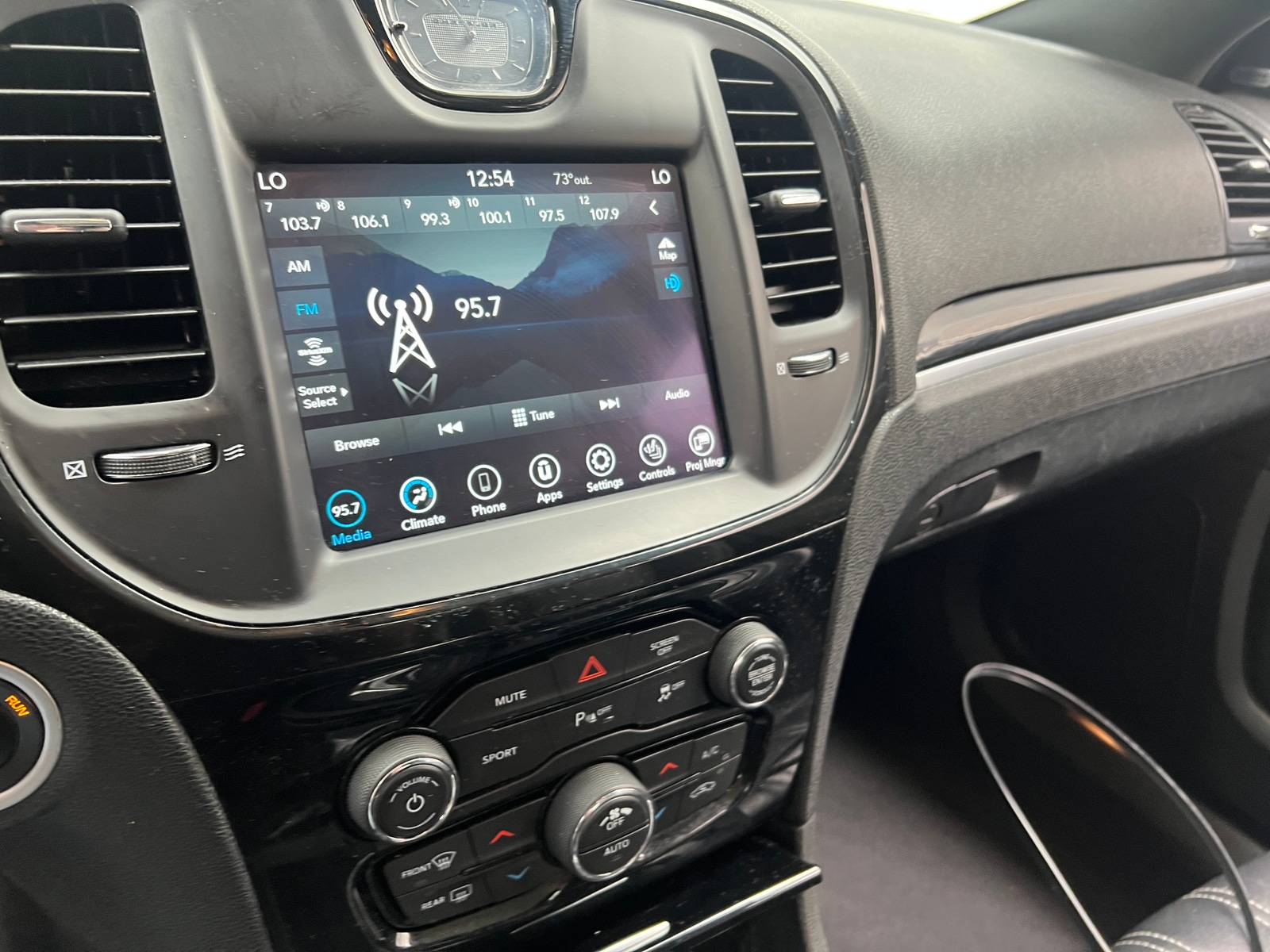 Thumbnail: 2023 Chrysler 300 - 3