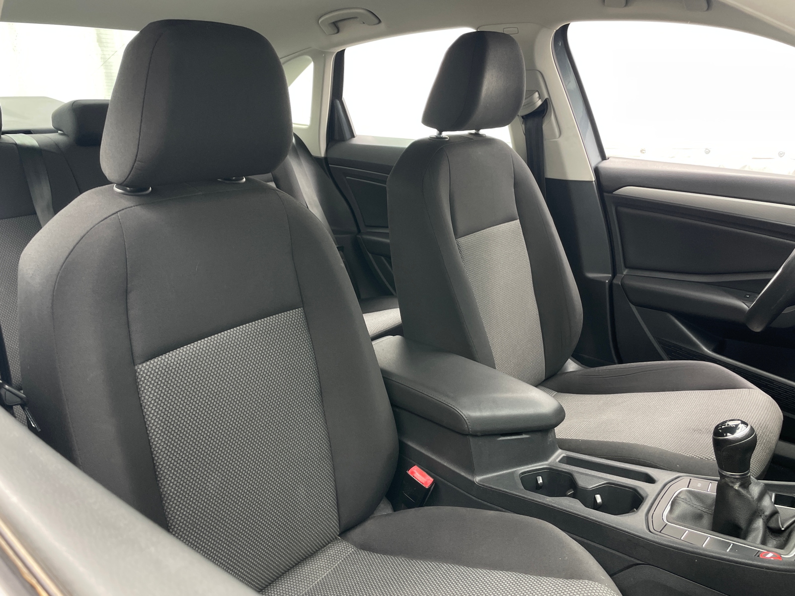 Thumbnail: 2019 Volkswagen Jetta - 2