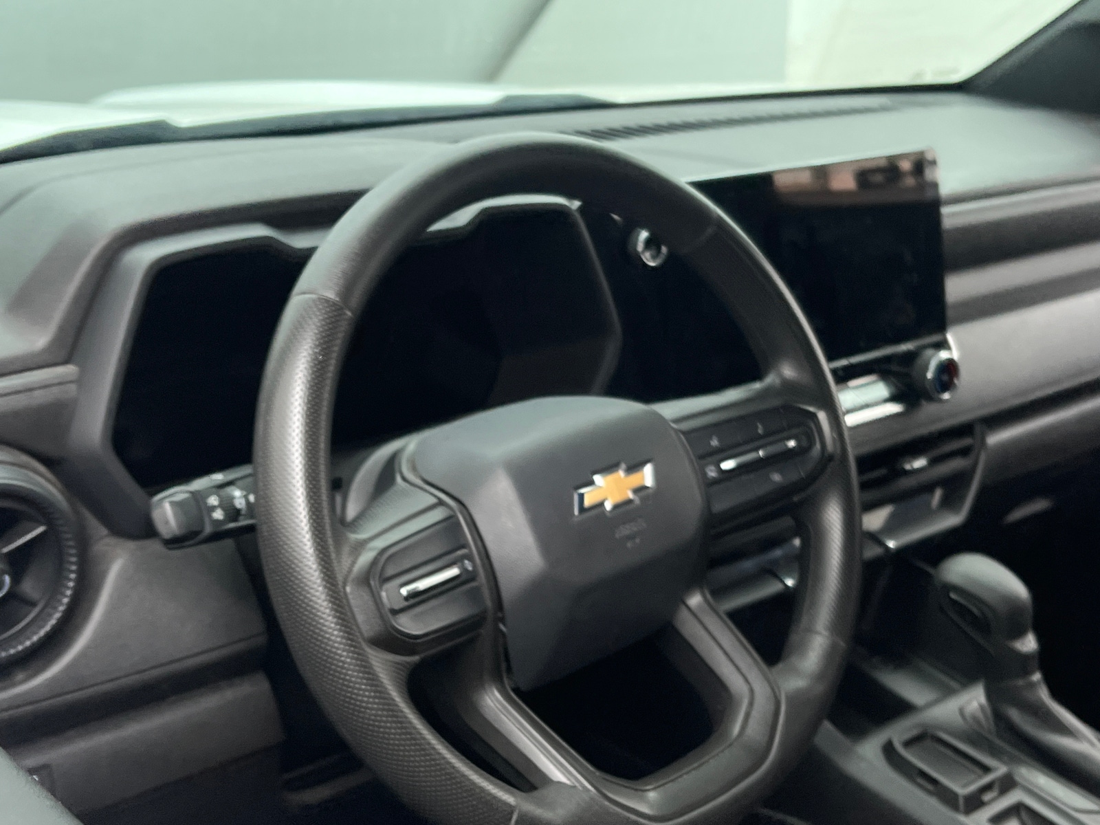 Thumbnail: 2024 Chevrolet Colorado - 5