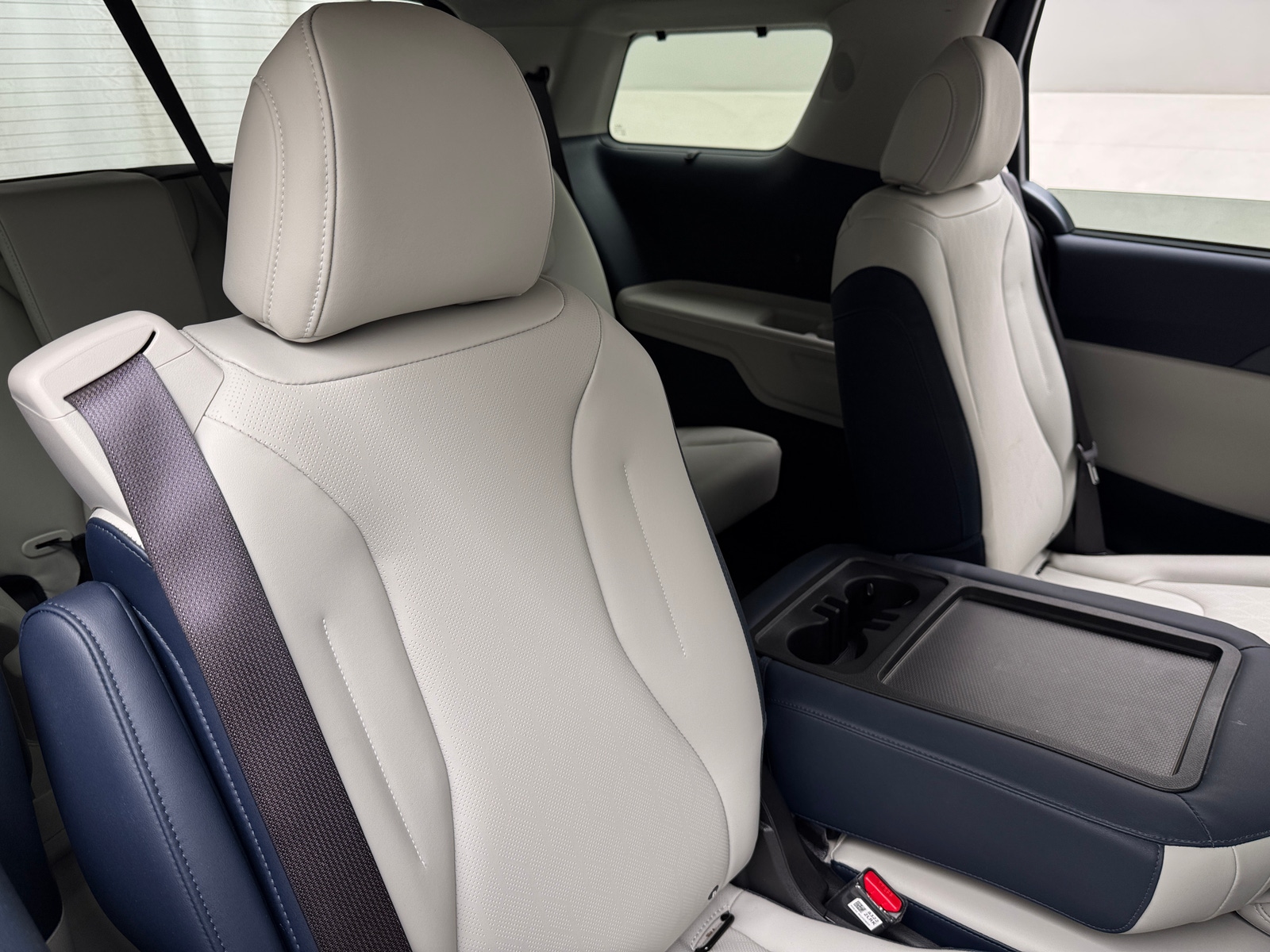 Thumbnail: 2025 Kia Carnival - 5