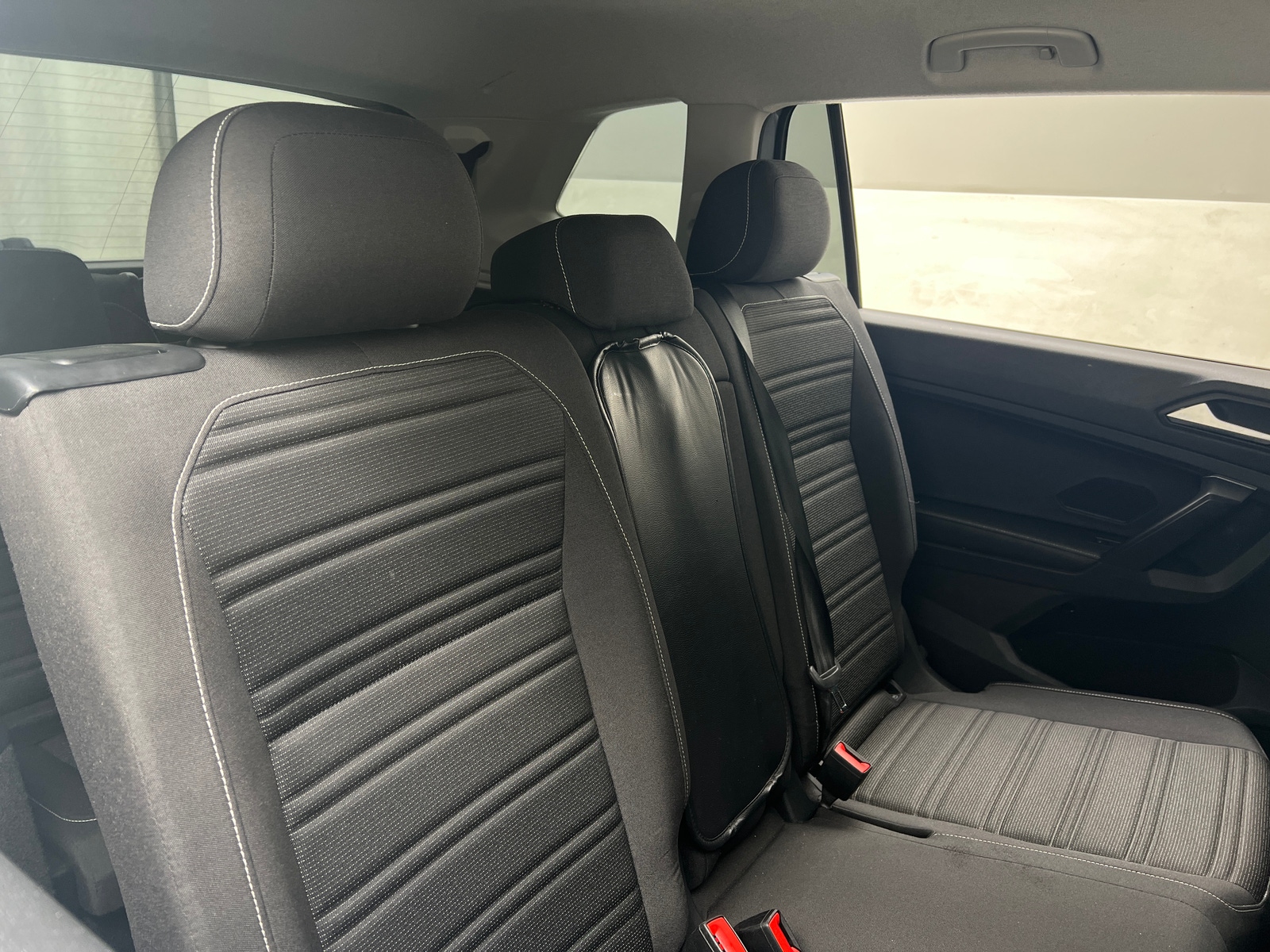 Thumbnail: 2023 Volkswagen Tiguan - 6