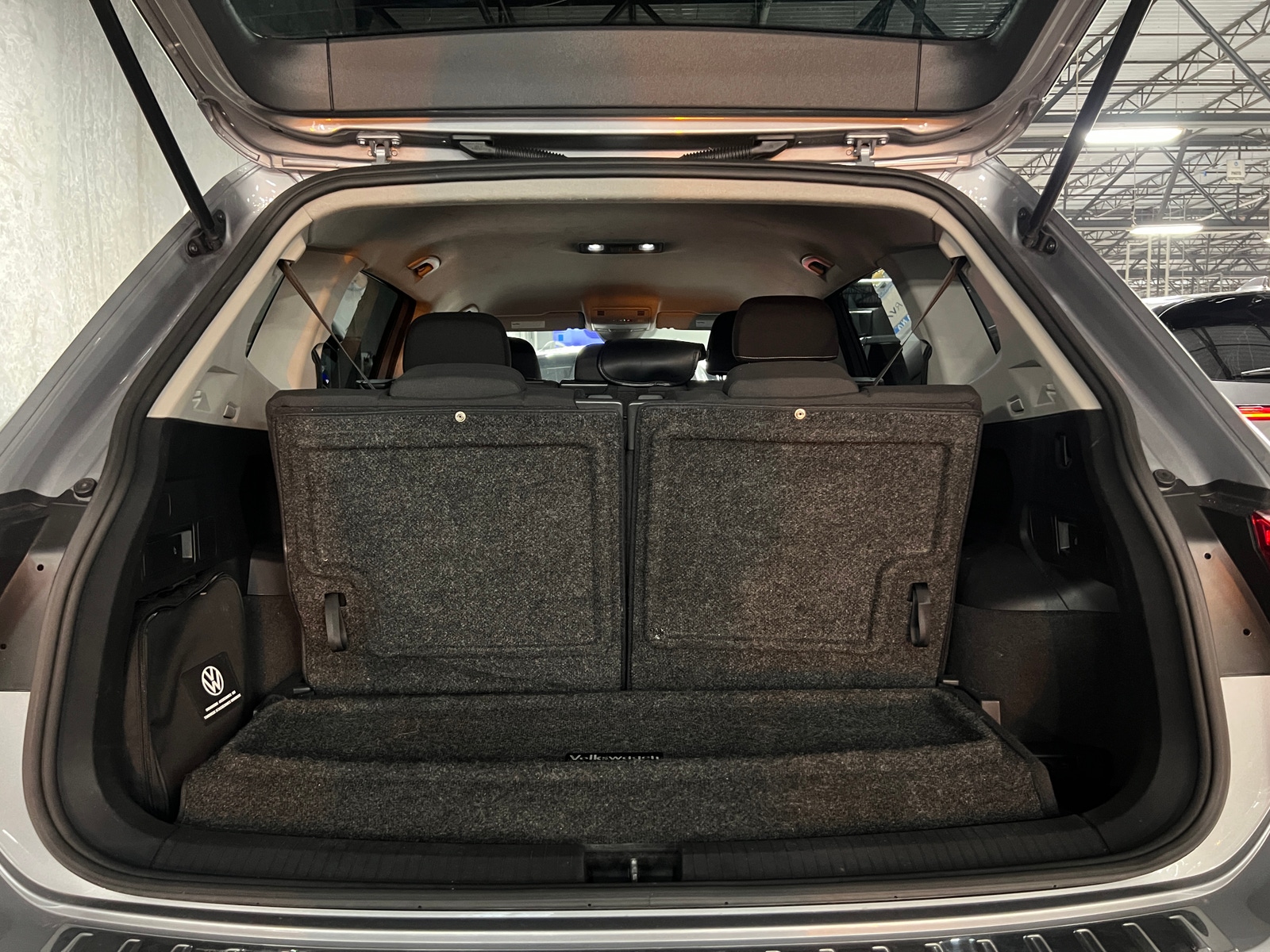 Thumbnail: 2023 Volkswagen Tiguan - 7