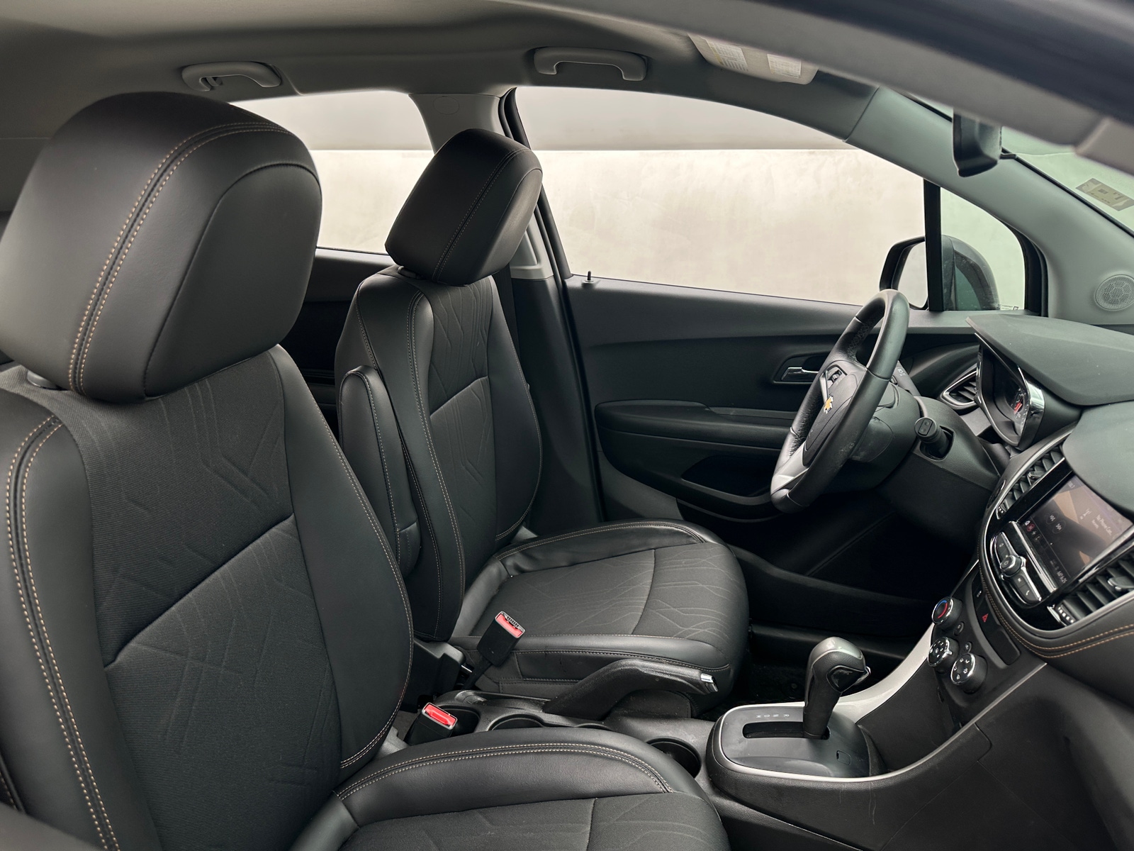 Thumbnail: 2022 Chevrolet Trax - 2