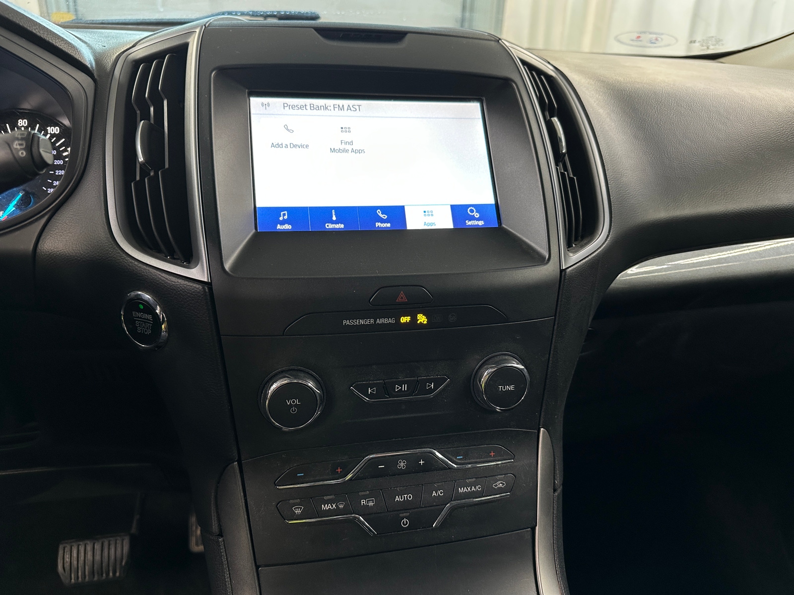 Thumbnail: 2020 Ford Edge - 4