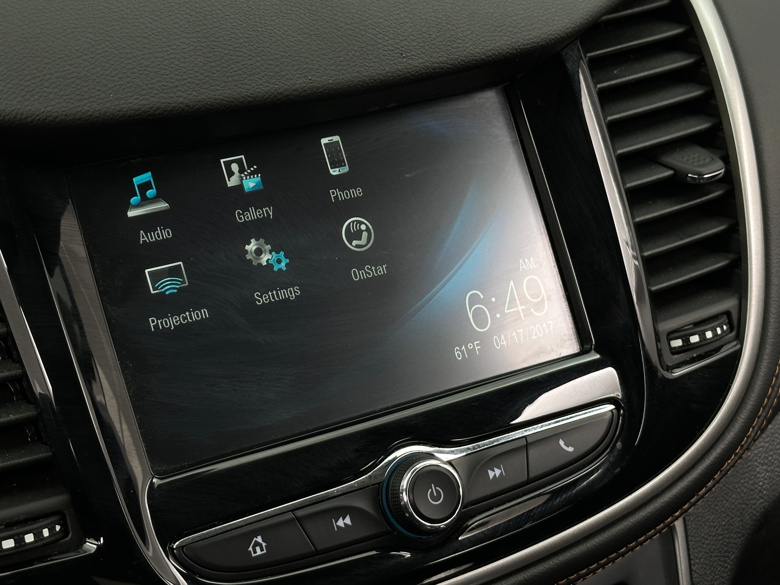 Thumbnail: 2017 Chevrolet Trax - 4