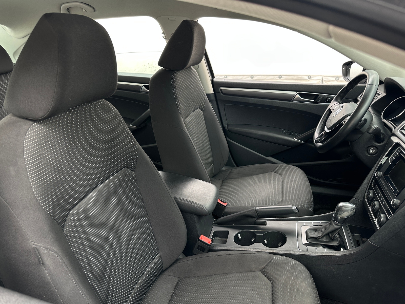 Thumbnail: 2016 Volkswagen Passat - 2