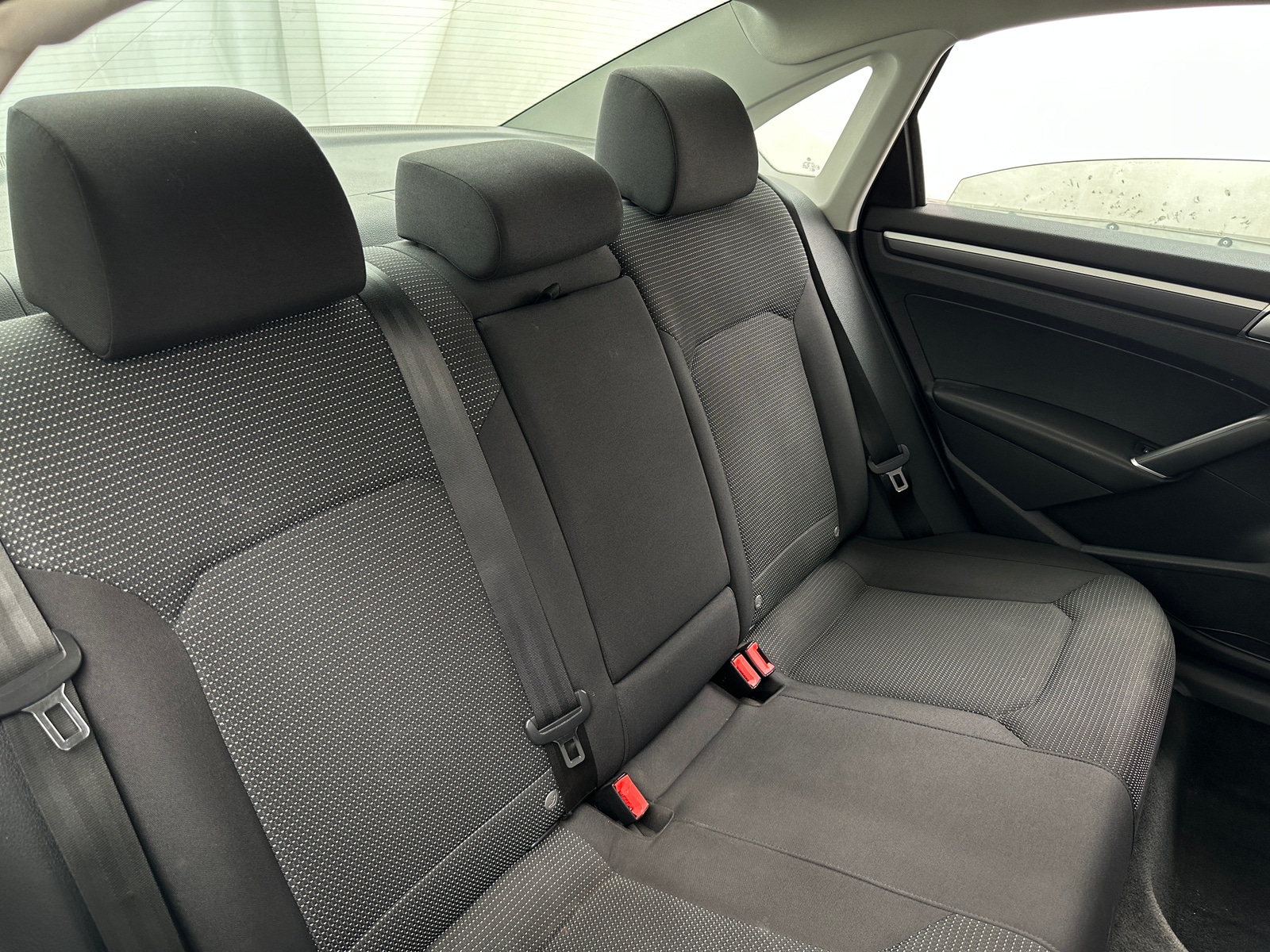 Thumbnail: 2016 Volkswagen Passat - 6