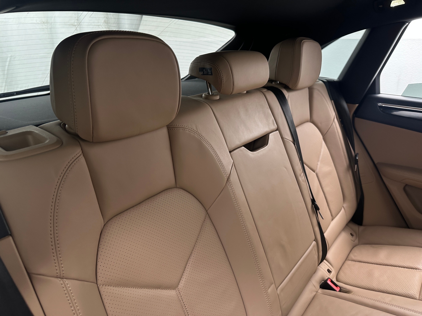 Thumbnail: 2021 Porsche Macan - 5