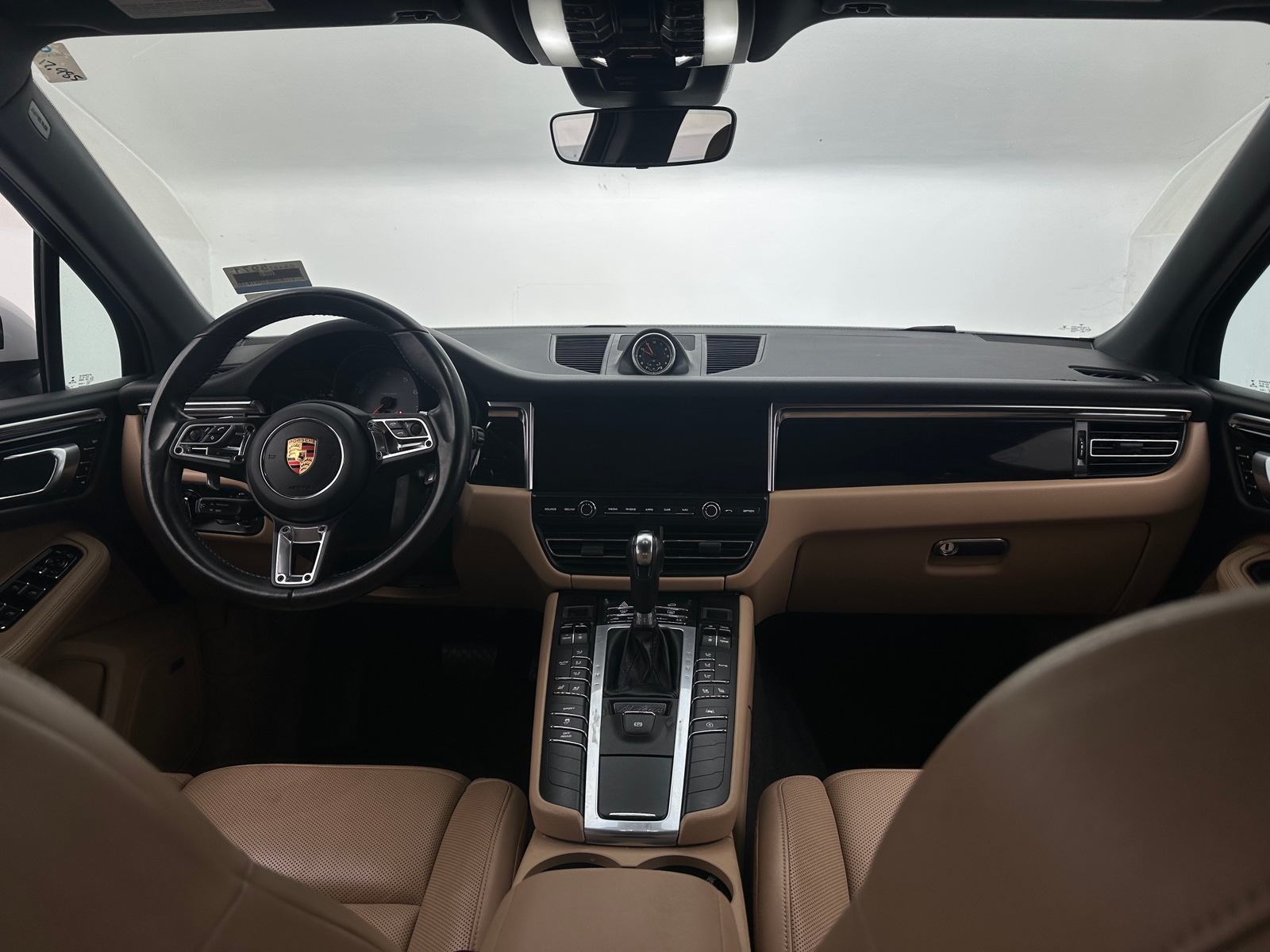 Thumbnail: 2021 Porsche Macan - 2
