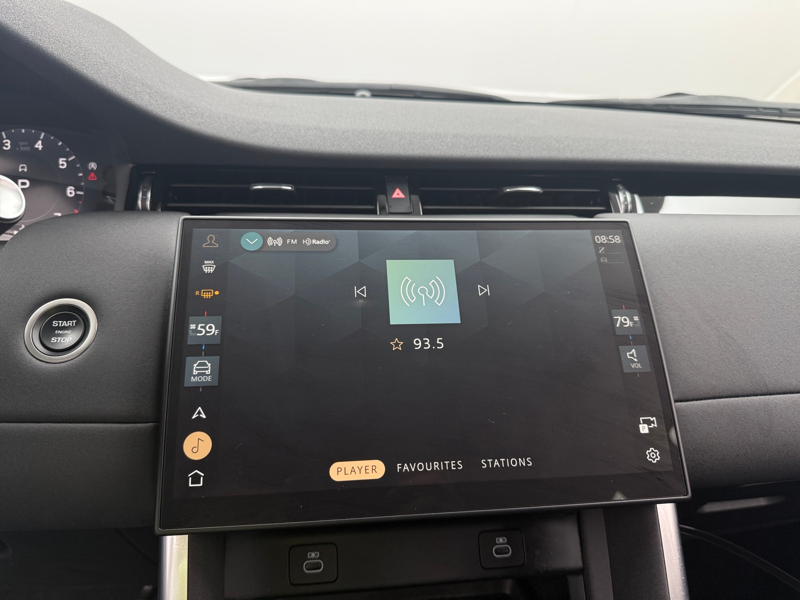 Thumbnail: 2025 Land Rover Discovery Sport - 3