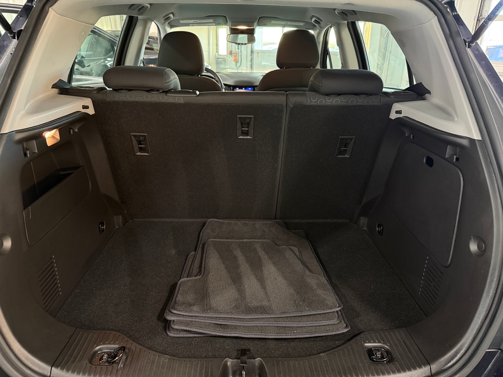 Thumbnail: 2021 Chevrolet Trax - 7