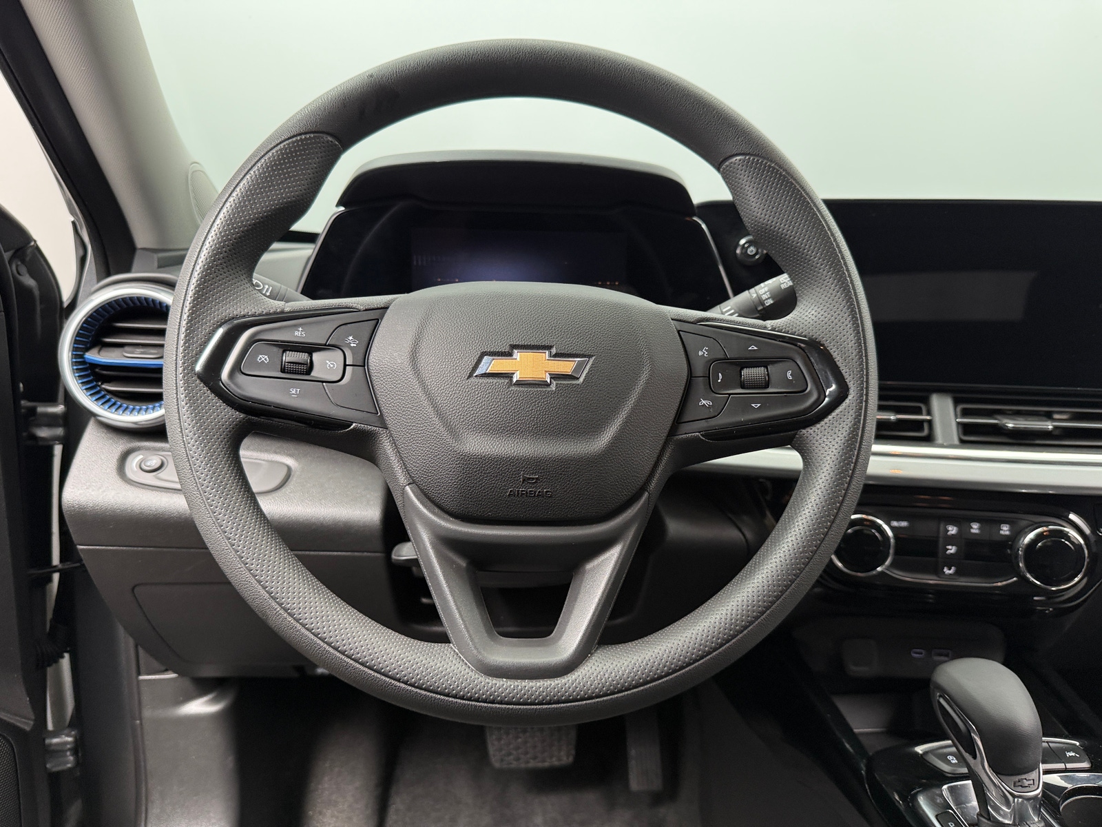 Thumbnail: 2025 Chevrolet Trax - 5