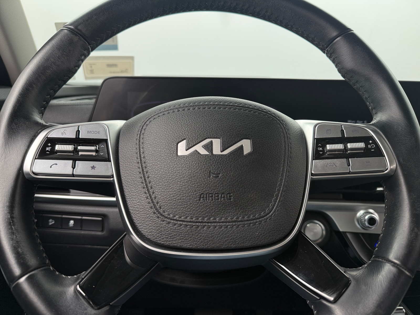 Thumbnail: 2023 Kia Telluride - 4