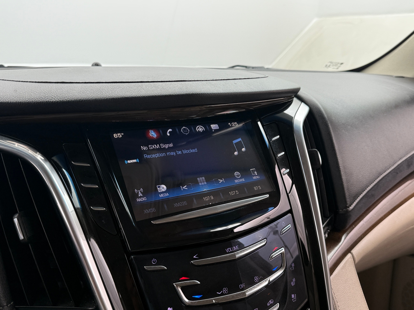 Thumbnail: 2019 Cadillac Escalade - 3