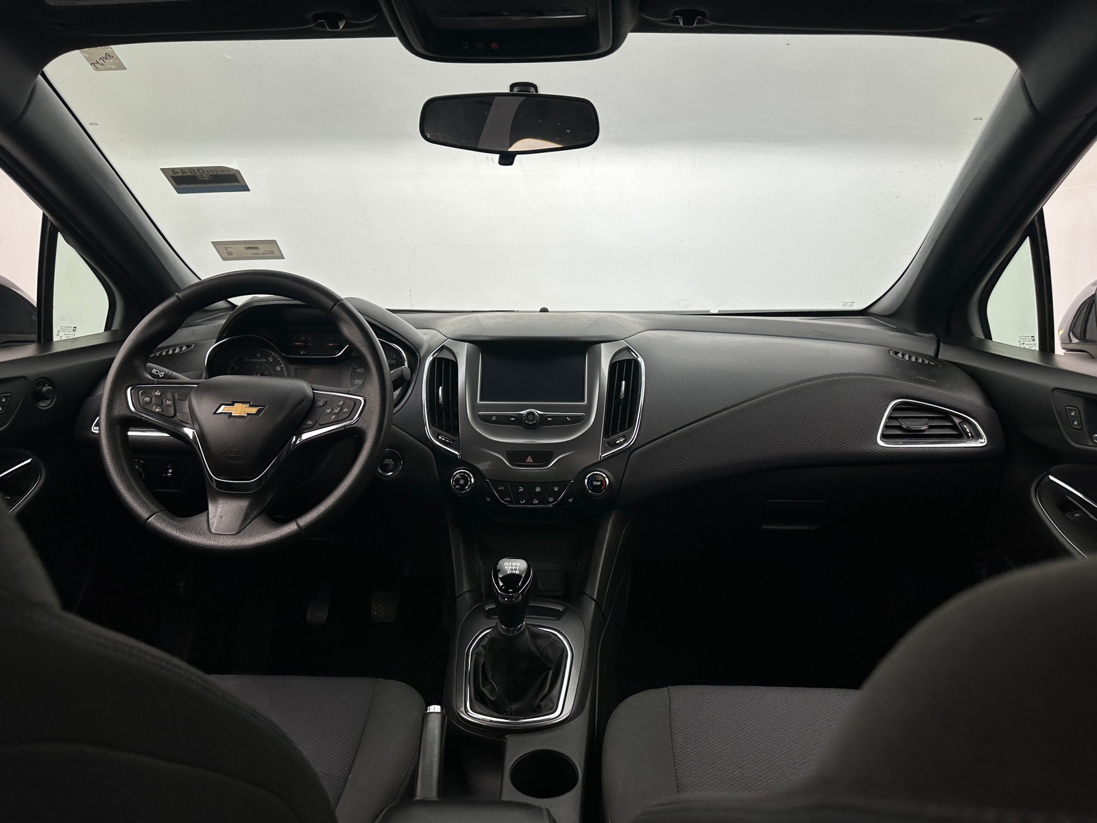 Thumbnail: 2018 Chevrolet Cruze - 3