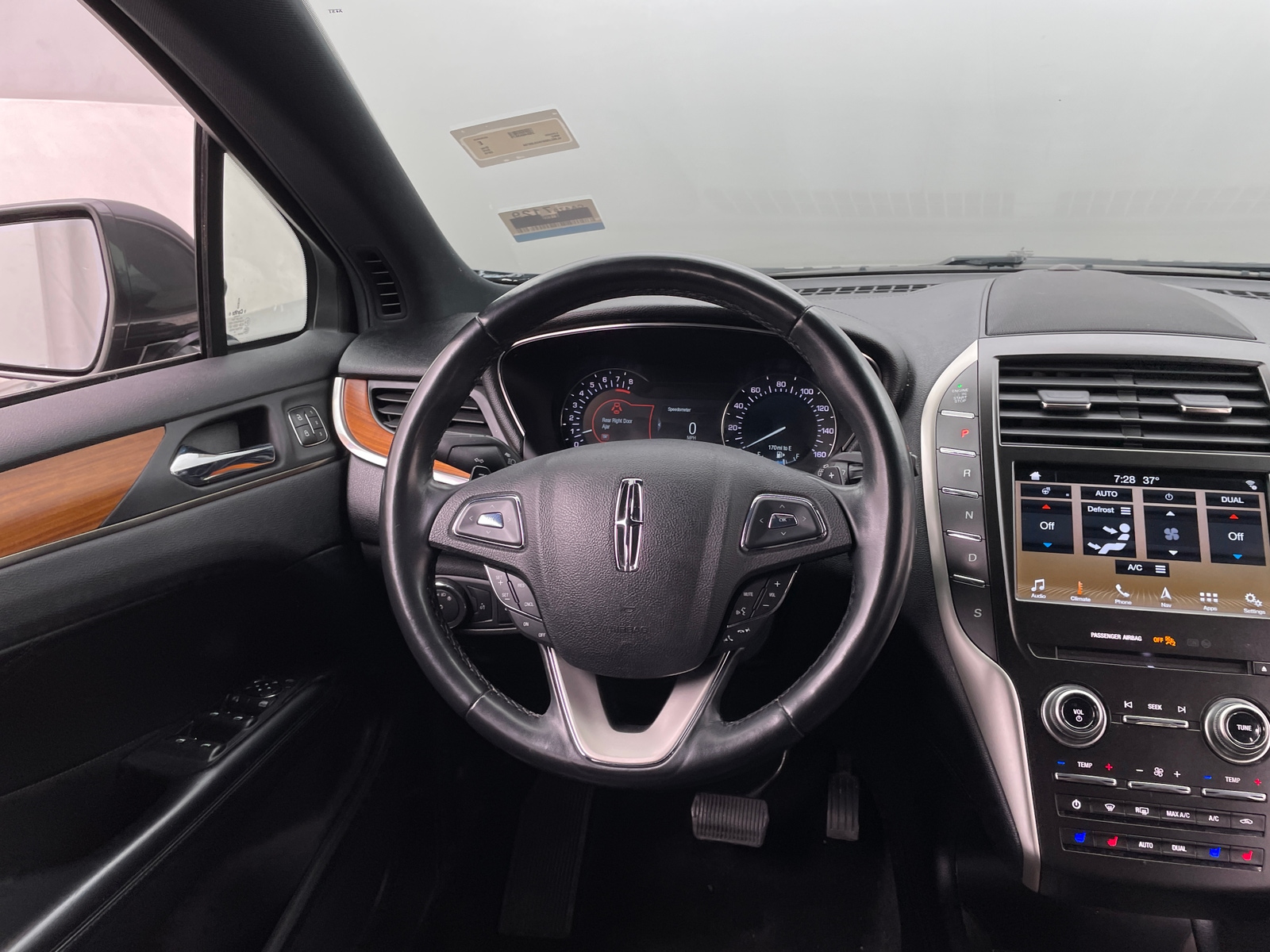 Thumbnail: 2019 Lincoln MKC - 4